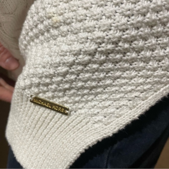MICHAEL KORS CREAMY WHITE SWEATER size medium - Picture 3 of 6